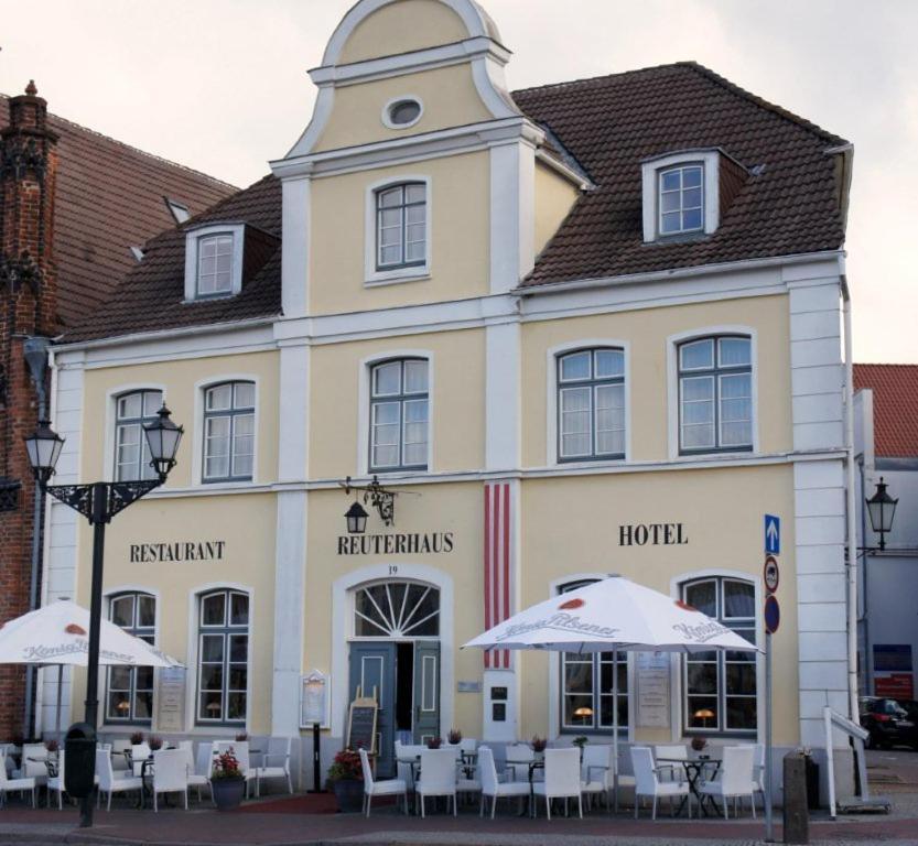 Hotel Reuterhaus Висмар Экстерьер фото